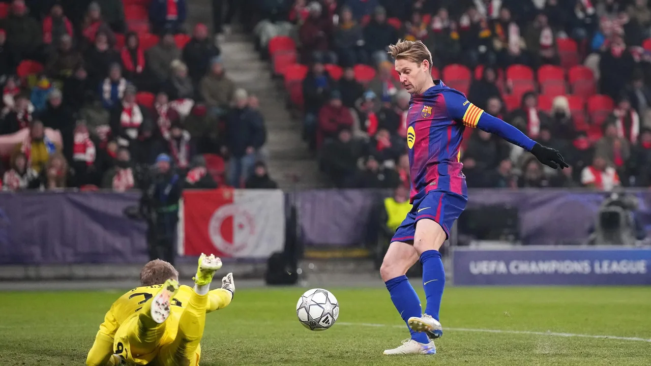 بعد 6 سنوات.. فرينكي دي يونج يقود برشلونة لهدف استثنائي أمام سلافيا براج